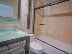 609 Westgate Ave, Unit D in University City, MO - Building Photo - Building Photo