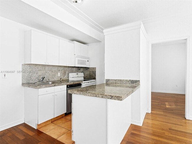 1027 Pennsylvania Ave in Miami Beach, FL - Foto de edificio - Building Photo