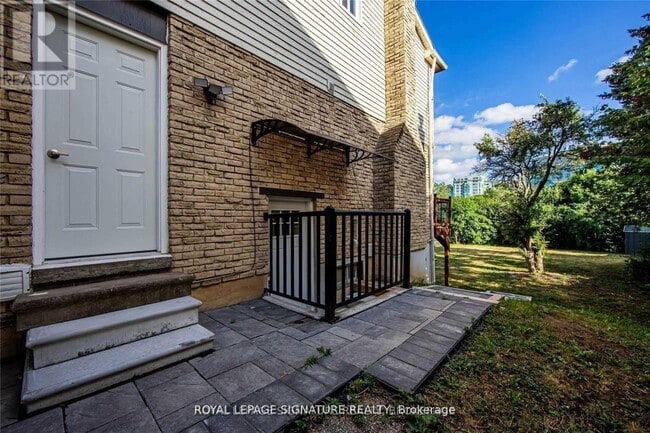 property at 91 Tamarack Dr