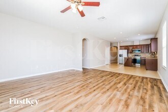 11634 Tangle Stone Dr in Gibsonton, FL - Building Photo - Building Photo