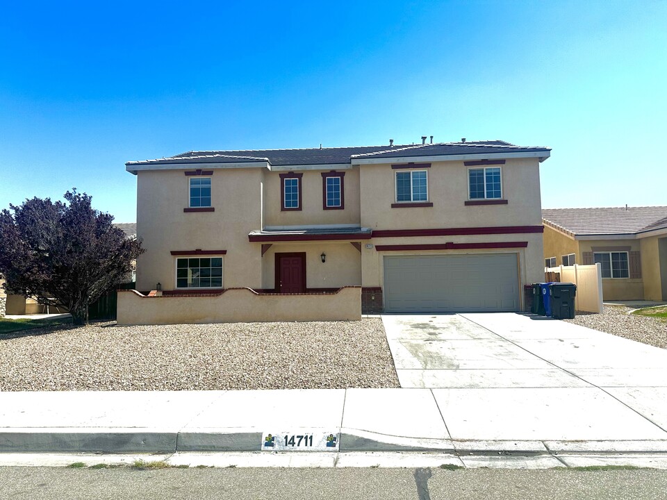 14711 Hondo Dr in Victorville, CA - Building Photo