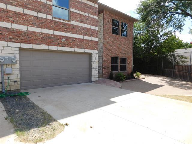 2240 Jackson Cir in Carrollton, TX - Building Photo