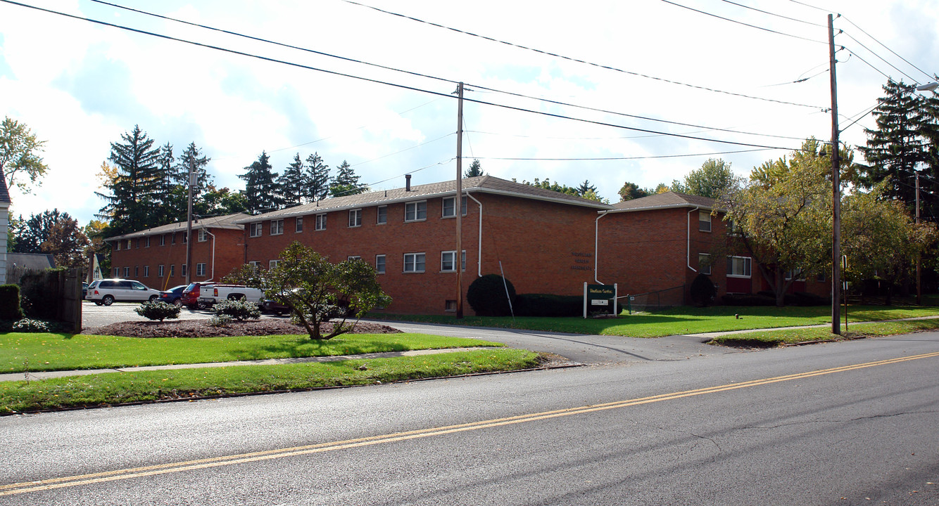 Woodlawn Gardens in Syracuse, NY - Building Photo