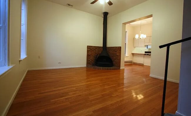 2950 N Sheffield Ave in Chicago, IL - Building Photo - Building Photo