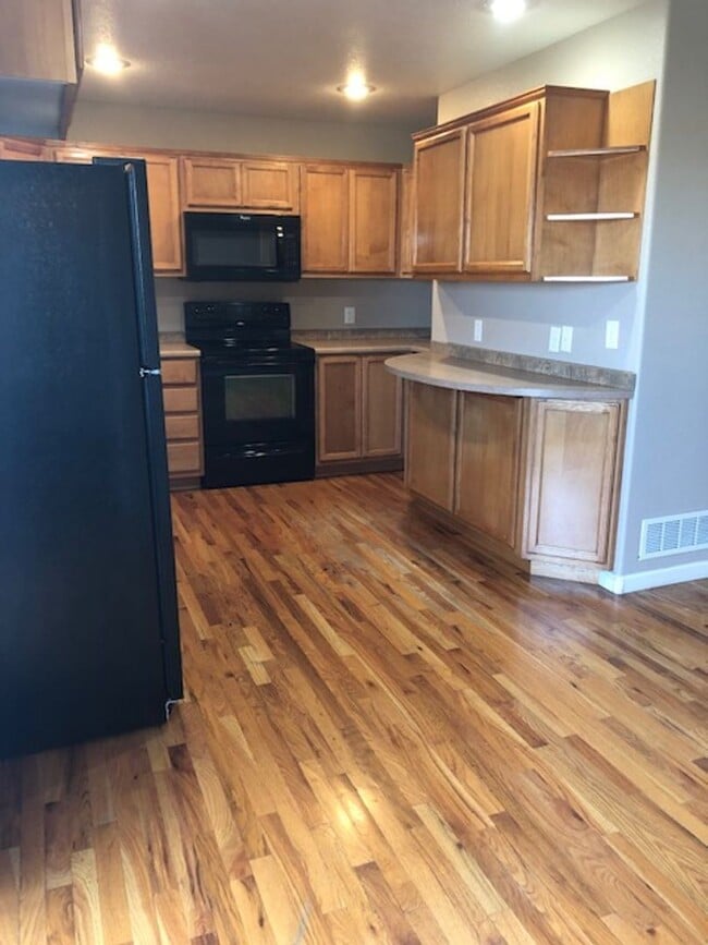 property at 3819 Sweetbrier St