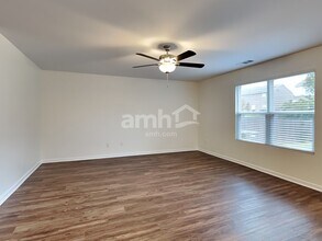 155 Slaters Drive in Lebanon, TN - Foto de edificio - Building Photo