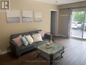 358 Glenridge Ave in St Catharines, ON - Building Photo - Building Photo