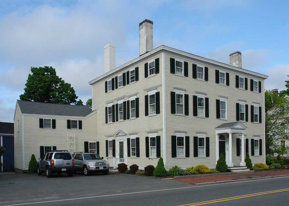 148 High St in Newburyport, MA - Building Photo