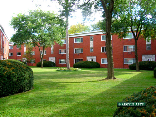 Argyle Garden Apartments in Elmhurst, IL - Building Photo