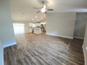9058 N Bee Way in Citrus Springs, FL - Building Photo - Building Photo