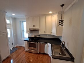 1007 E McCarty St, Unit B in Jefferson City, MO - Building Photo - Building Photo