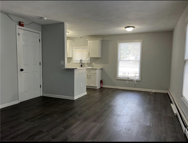 681 Charles St, Unit 4 in Providence, RI - Foto de edificio - Building Photo