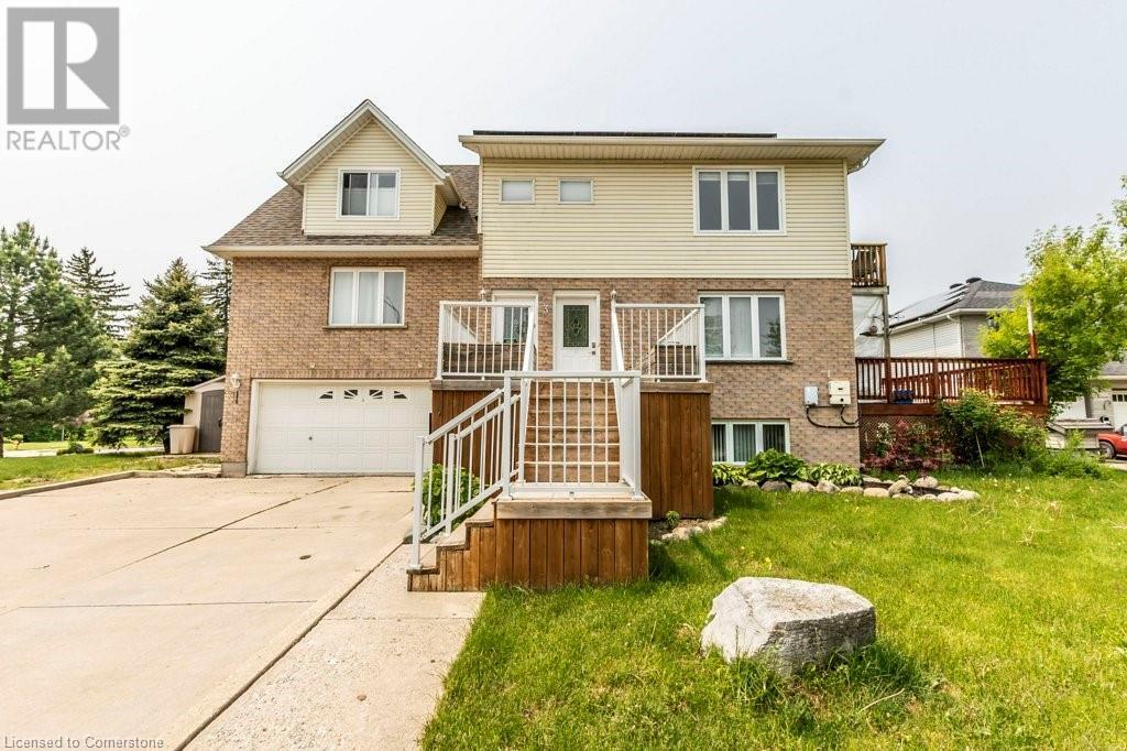 3 Colyer Pl in Kitchener, ON - Building Photo