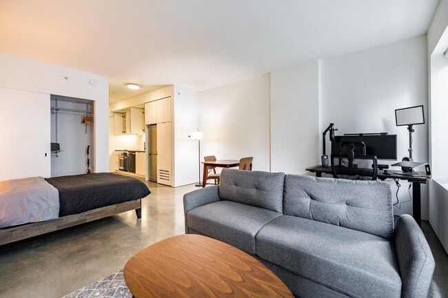 18 10th St, Unit FL5-ID278477P in San Francisco, CA - Building Photo - Building Photo