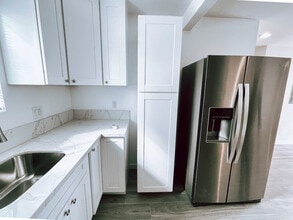 6002 3rd Ave in Los Angeles, CA - Building Photo - Building Photo