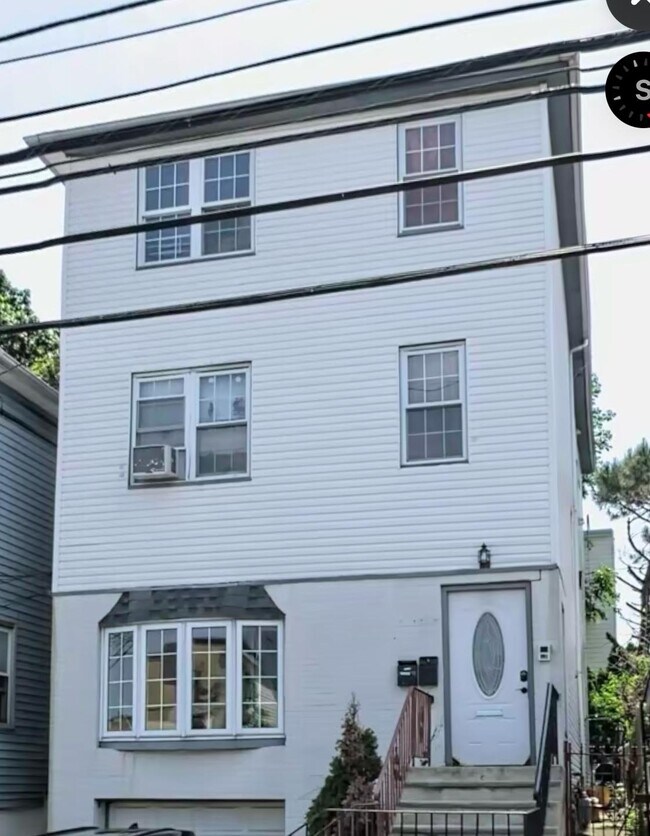property at 48 W 55th St