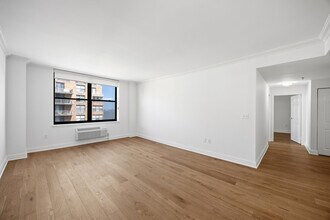 2 Constitution Ct in Hoboken, NJ - Building Photo - Building Photo