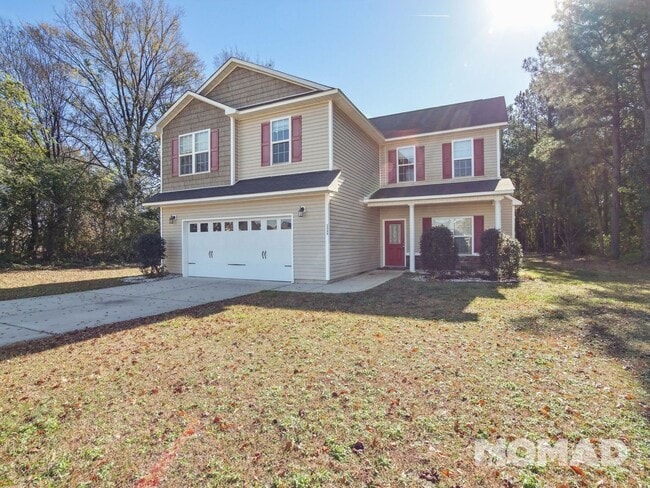 3548 Thrower Rd in Hope Mills, NC - Building Photo - Building Photo