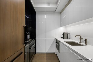 196 Orchard St, Unit 6K in New York, NY - Building Photo