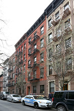 223 W 20th St in New York, NY - Building Photo - Building Photo