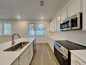 1519 Aquamarine Dr in Loganville, GA - Building Photo - Building Photo