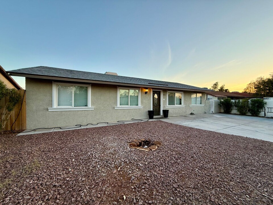 4717 Sunny Brook Ave in Las Vegas, NV - Building Photo