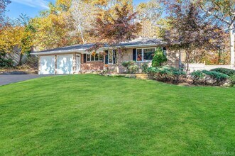 23 Princeton Dr in Dix Hills, NY - Building Photo - Building Photo