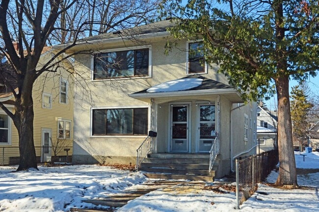 property at 3024-3024 S 39th Ave