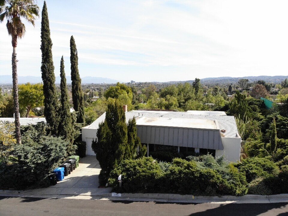 6052 Pat Ave in Los Angeles, CA - Building Photo
