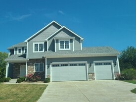 328 Kain St in Ottawa, IL - Building Photo