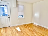 9 8th St, Unit 2 in Cambridge, MA - Building Photo - Building Photo