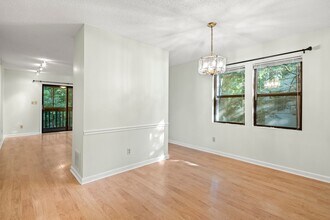 1905 Abbey Cir in Asheville, NC - Building Photo - Building Photo