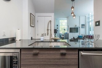 1500-1500 7 St SW in Calgary, AB - Building Photo - Building Photo