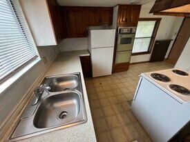 202 Harmons Way in San Marcos, TX - Building Photo