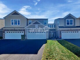 1979 Cobblestone Dr in Carpentersville, IL - Building Photo