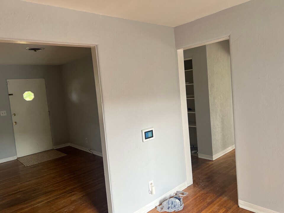 2326 Cres Ridge Rd in Daytona Beach, FL - Building Photo