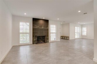 2045 Marydale Rd in Dallas, TX - Foto de edificio - Building Photo