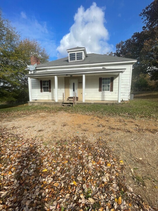 324 Ramer Selmer Rd in Ramer, TN - Building Photo