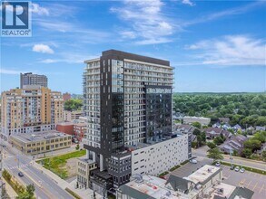 181 King St S in Waterloo, ON - Building Photo - Building Photo