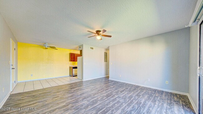 2190 Forest Knoll Dr NE in Palm Bay, FL - Foto de edificio - Building Photo