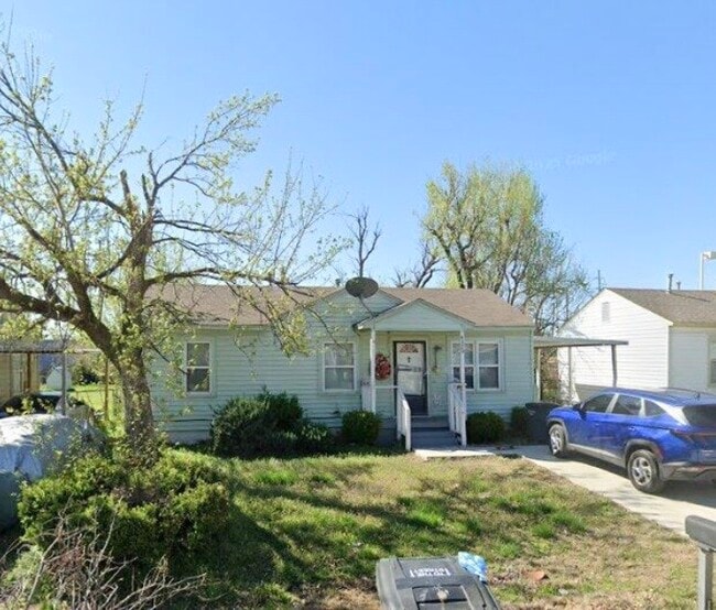 property at 4320 SE 43rd St