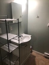 135 Bixler Rd, Unit Studio Apartment in Indianapolis, IN - Foto de edificio - Building Photo