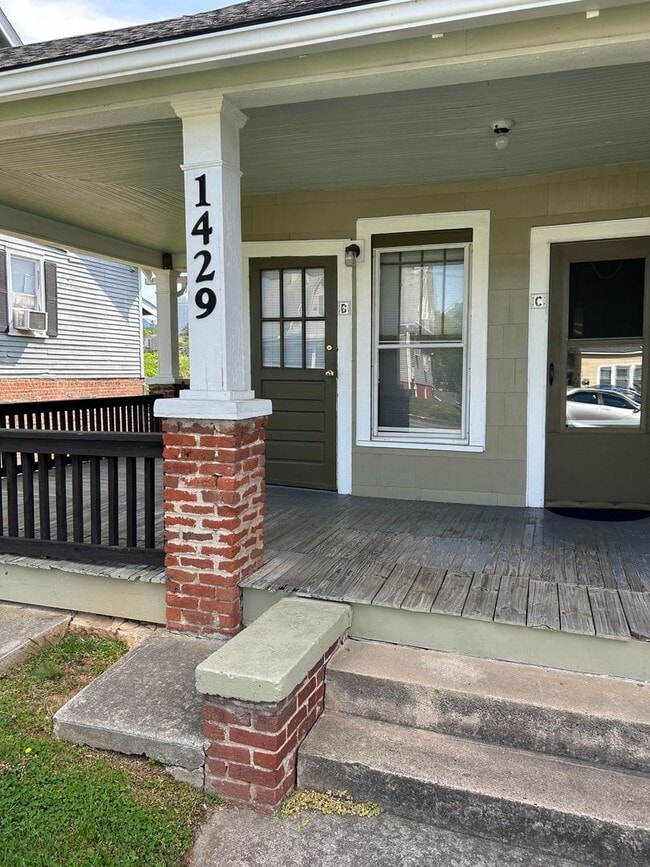 property at 1429 W 4th St