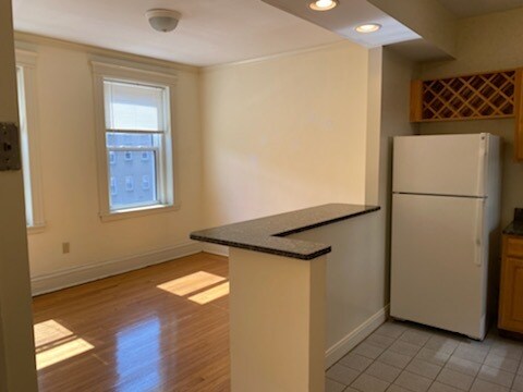 111 Jersey St, Unit 6 in Boston, MA - Foto de edificio - Building Photo