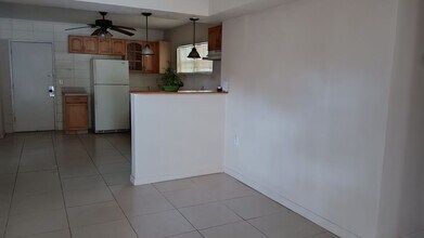 4710 13th Ave S in St. Petersburg, FL - Building Photo - Building Photo