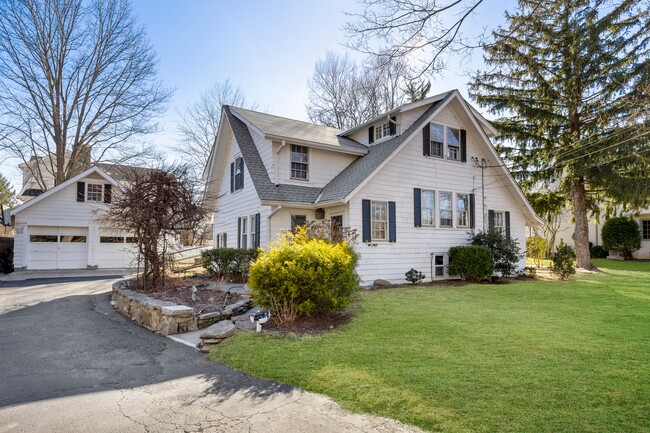 property at 7 Pine Ln