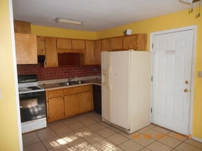 2115 Flipper St in Tallahassee, FL - Building Photo - Building Photo