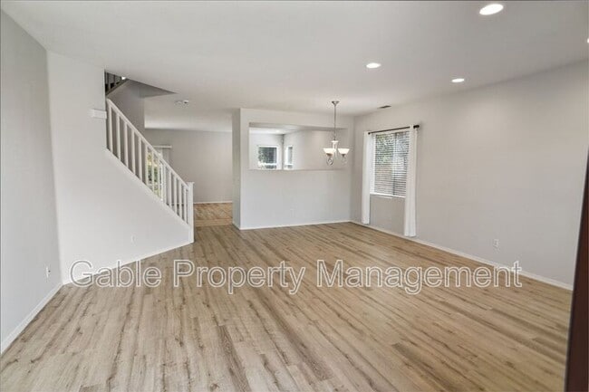 29620 Teasedale Pl in Castaic, CA - Building Photo - Building Photo