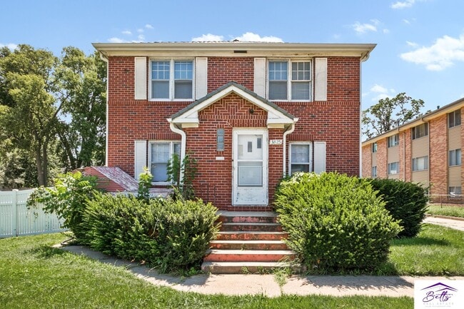 property at 3825 Cuming St
