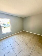 14642 10th St in Dade City, FL - Building Photo - Building Photo